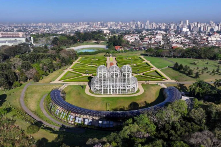 Como a Busca Local Influencia Serviços Personalizados em Curitiba Como a Busca Local Influencia Serviços Personalizados em Curitiba